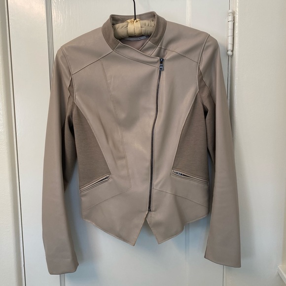 Tahari jacket - Picture 2 of 11